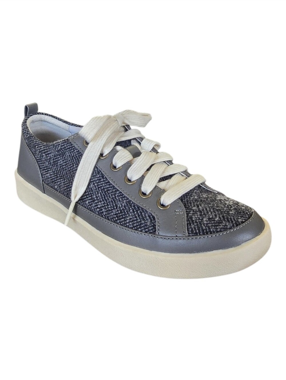 Vionic Women's Winny Low Top Leather Sneakers